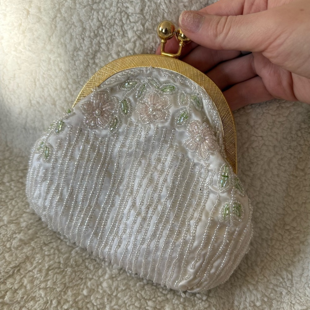 Vintage Château beaded white clutch bridal wedding bride floral gold - Picture 4 of 4